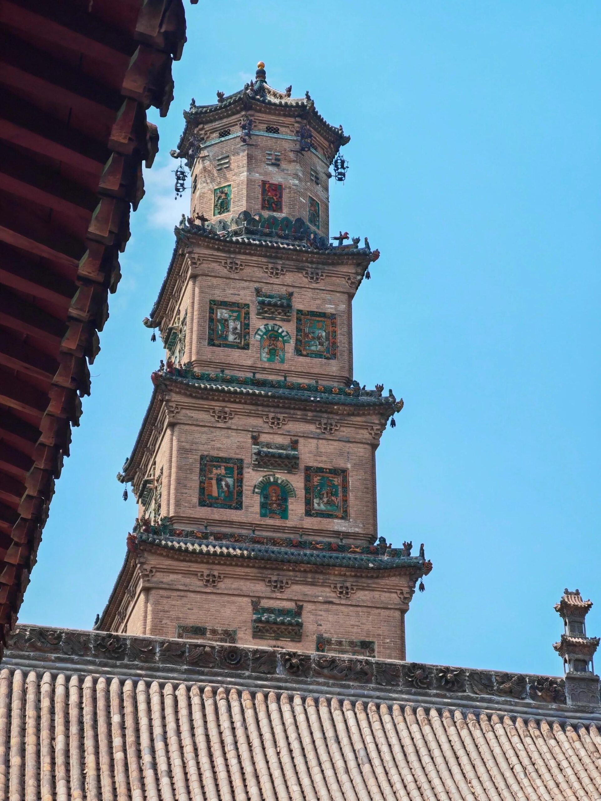 A scenic view of Linfen Tiefo Temple