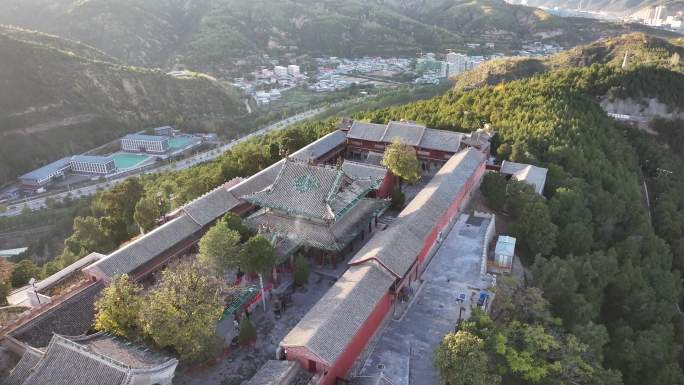 A scenic view of Linfen Wangqu Dongyue Temple