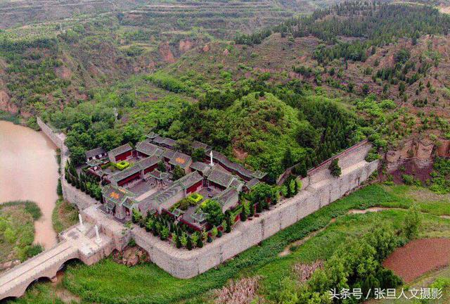 A scenic view of Linfen Yaoling Temple