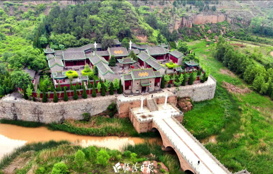 A scenic view of Linfen Yaoling Temple