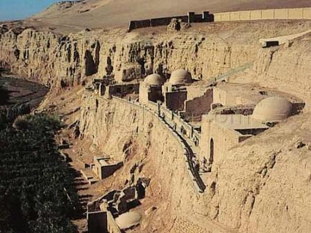 A scenic view of Linfen Yingli Thousand Buddha Grottoes