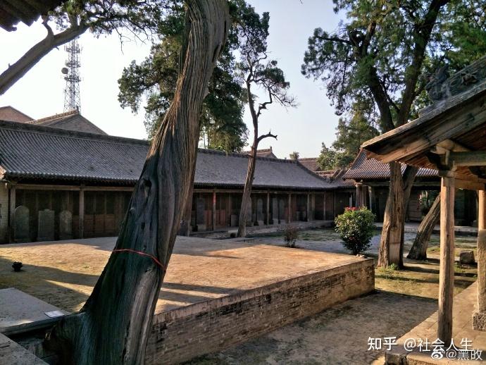 A scenic view of Linfen Yonghe Confucian Temple Hall