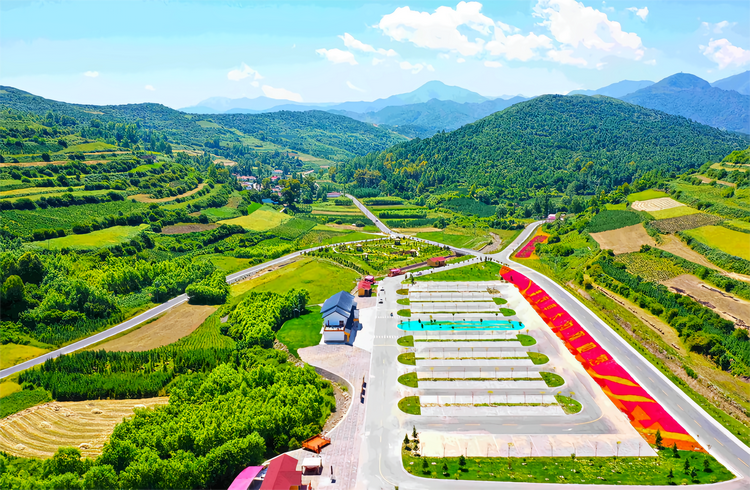 A scenic view of Linxia Xinzhuangping Yizhi