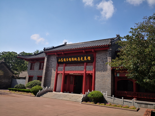 A scenic view of Linyi Balujun Yiyiwu Shi Silingbu Jiuzhi