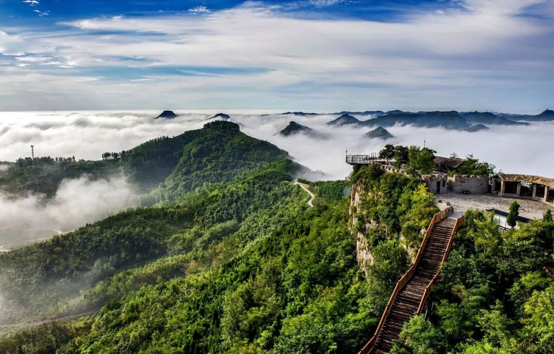 A scenic view of Linyi Jiwanggu Muqun