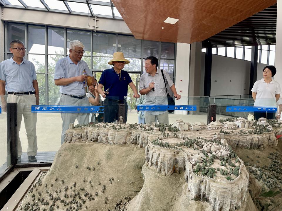 A scenic view of Linyi Jiwanggu Muqun