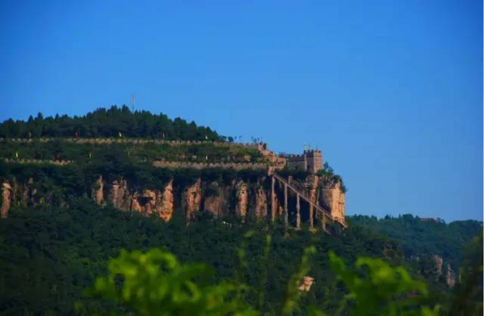 A scenic view of Linyi Jiwanggu Muqun