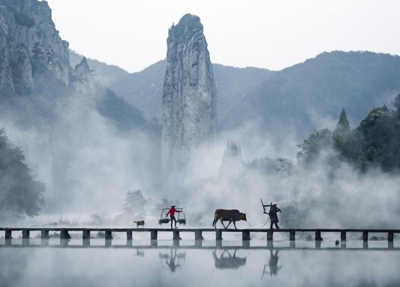 A scenic view of Lishui Xiandu Moya Tiji