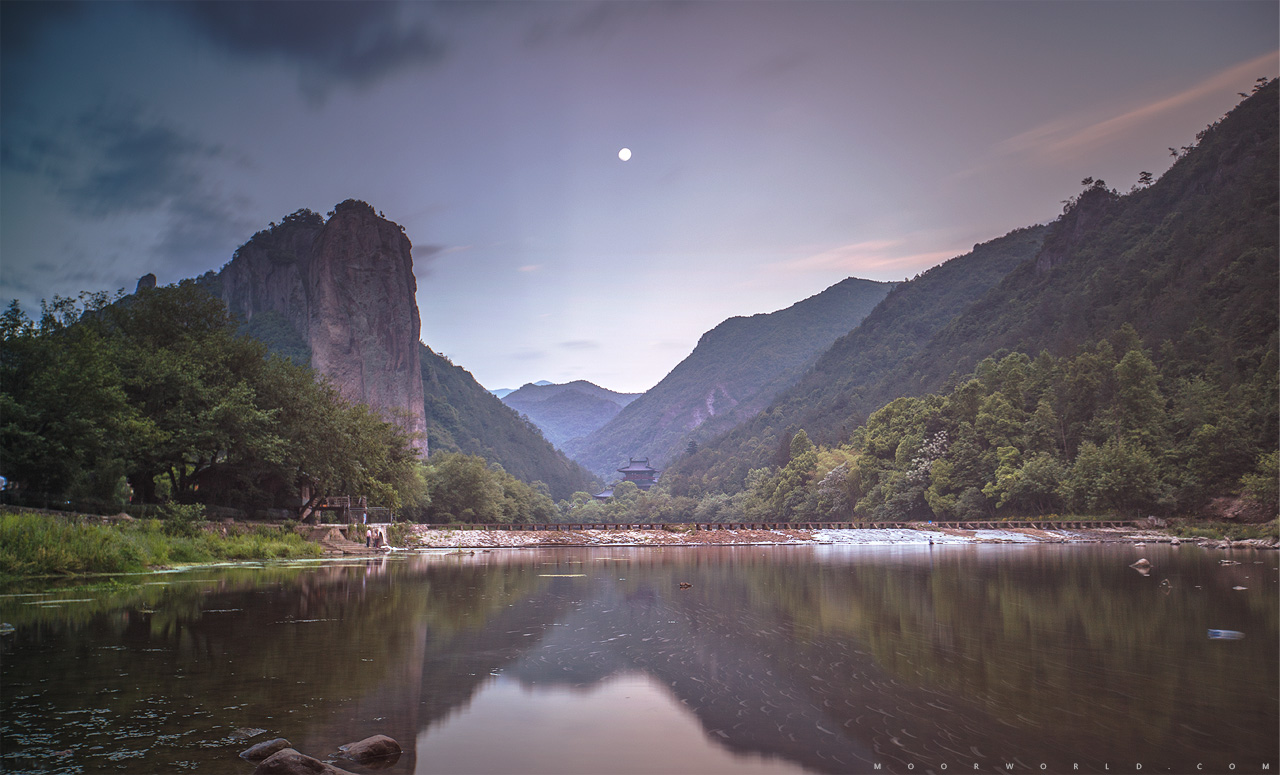 A scenic view of Lishui Xiandu Moya Tiji
