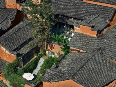 A scenic view of Lishui Zhanbao Xiongdi Paifang