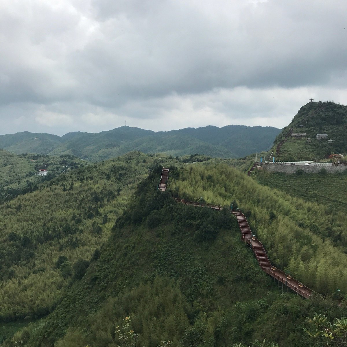 A scenic view of Liupanshui Dadong Yizhi