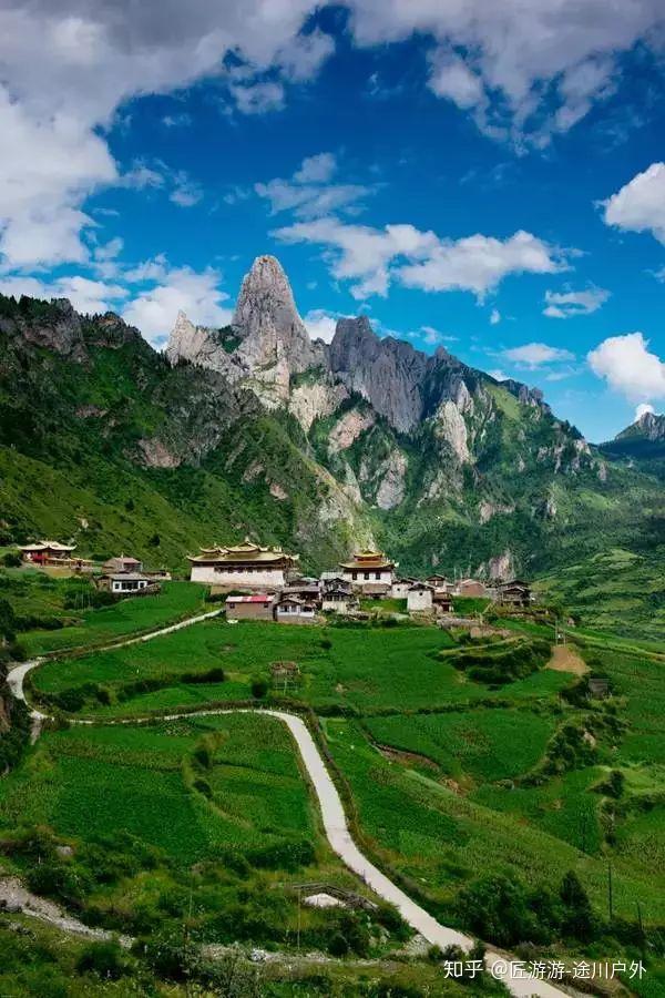 A scenic view of Longnan Lichuan Zhuanta