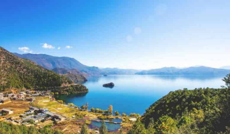 A scenic view of Longnan Xinxiu Baishuilu Ji Moya