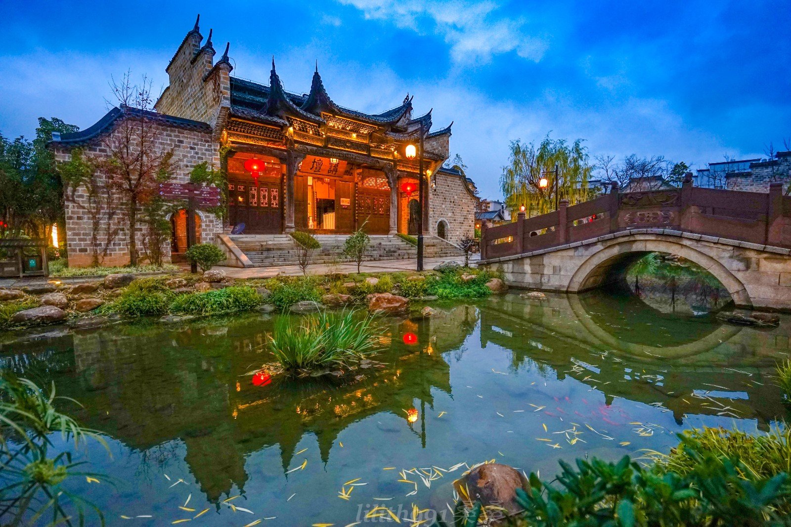 A scenic view of Longyan Changting Geming Jiuzhi