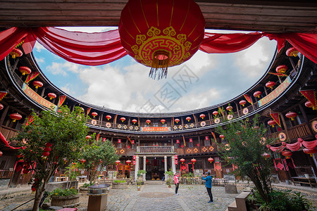 A scenic view of Longyan Linjianglou