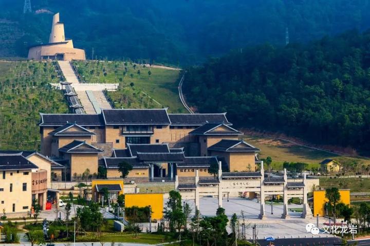 A scenic view of Longyan Maozedong Caixixiang Diaocha Jiuzhiqun