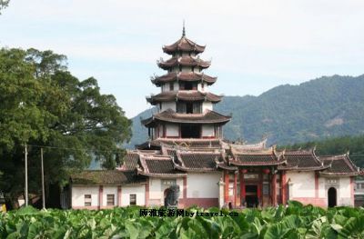 A scenic view of Longyan Xibei Tianhougong