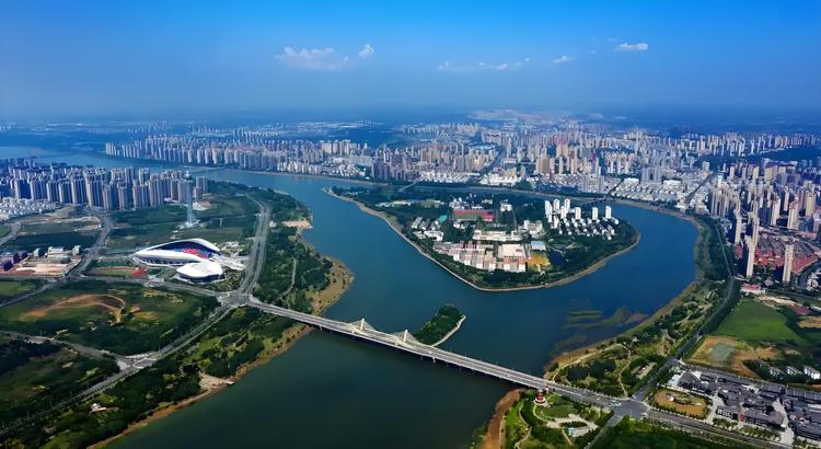 A scenic view of Luan Chengduanzhong Mu