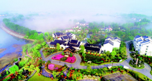 A scenic view of Luan Dushan He Jinzhai Geming Jiuzhiqun