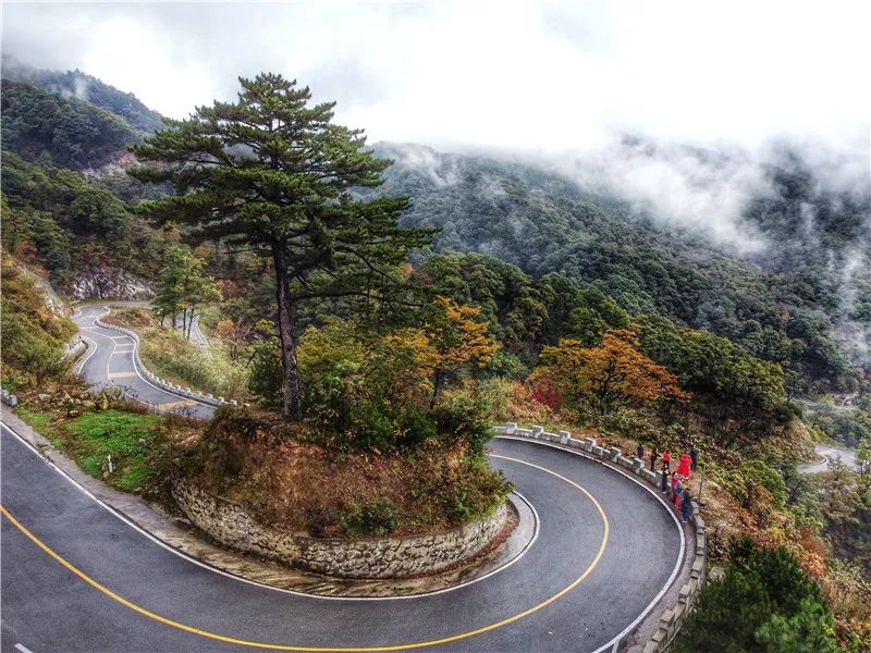 A scenic view of Luan Dushan He Jinzhai Geming Jiuzhiqun