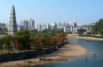A scenic view of Luliang Fenyang Wenfeng Pagoda