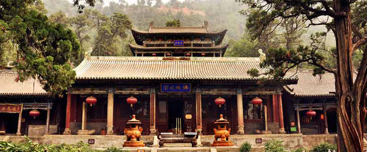 A scenic view of Luliang Guashan Tianning Temple