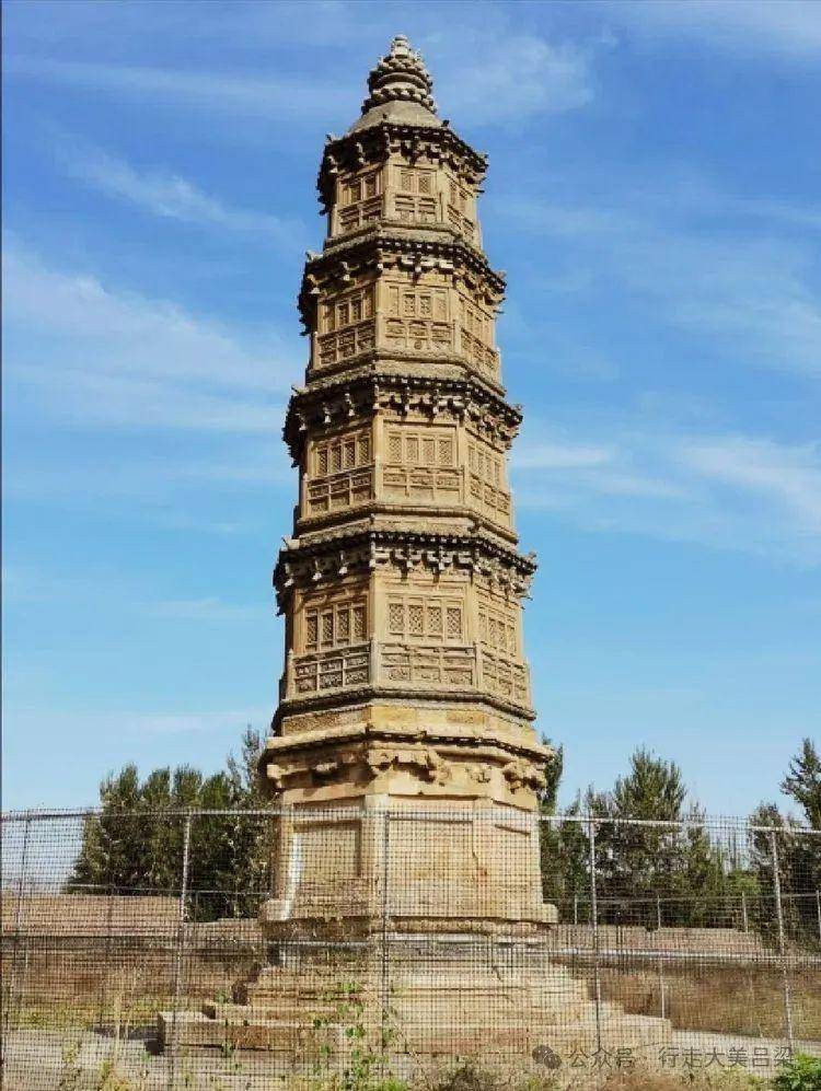 A scenic view of Luliang Hujiagou Brick Pagoda