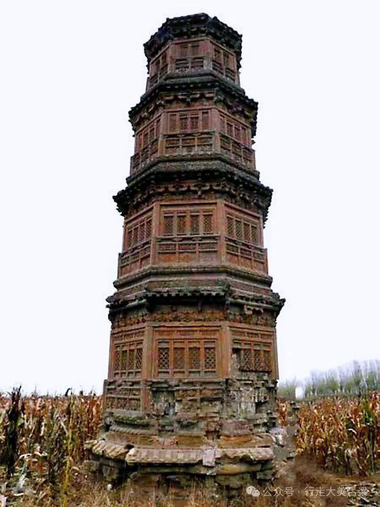 A scenic view of Luliang Hujiagou Brick Pagoda