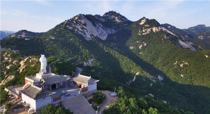 A scenic view of Luliang Tianzhen Guan