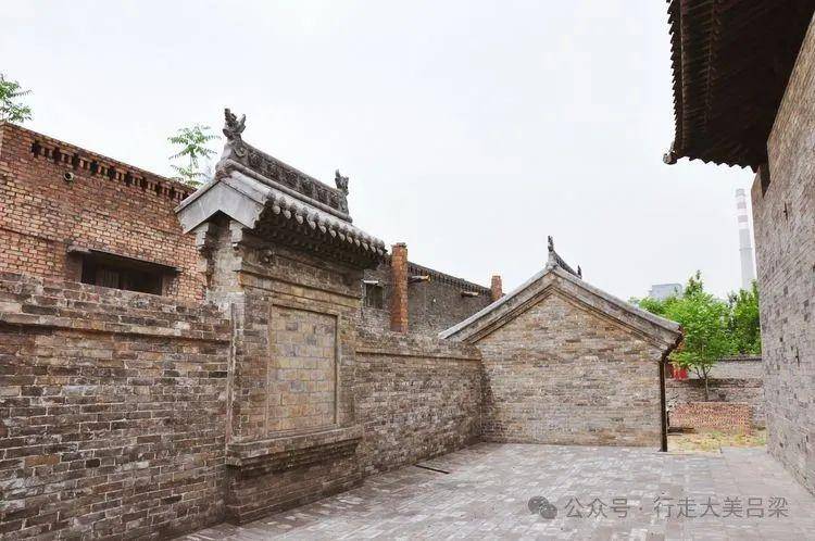 A scenic view of Luliang Xiaoyi Tianqi Temple