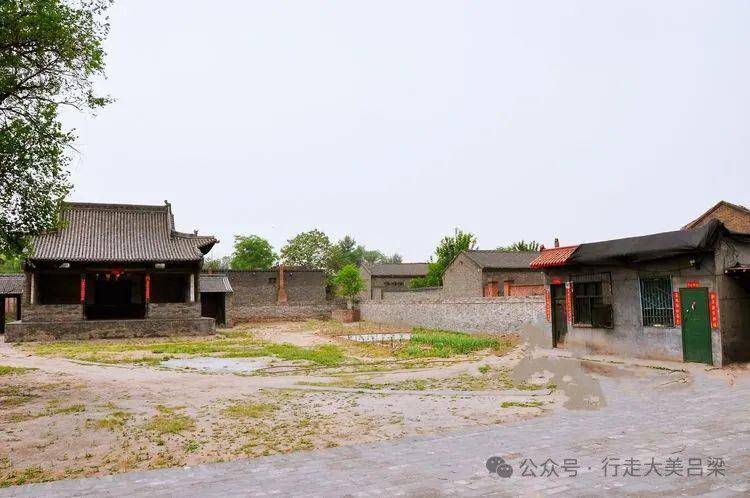 A scenic view of Luliang Xiaoyi Tianqi Temple