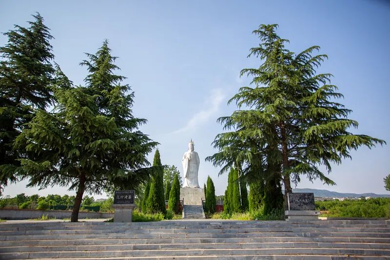 A scenic view of Luoyang Fanzhongyanmu