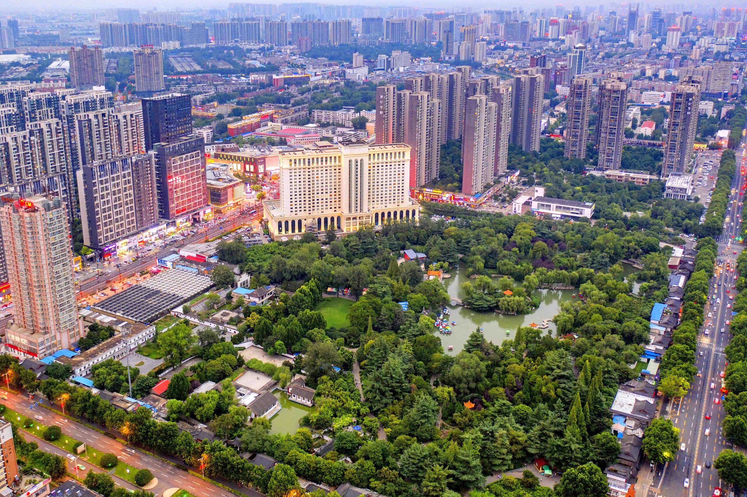 A scenic view of Luoyang Jianxisushijianzhuqun
