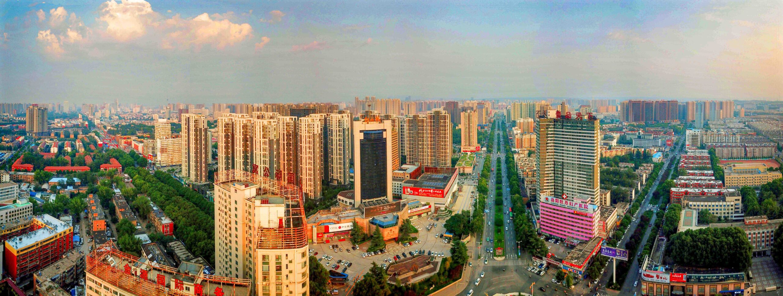 A scenic view of Luoyang Jianxisushijianzhuqun