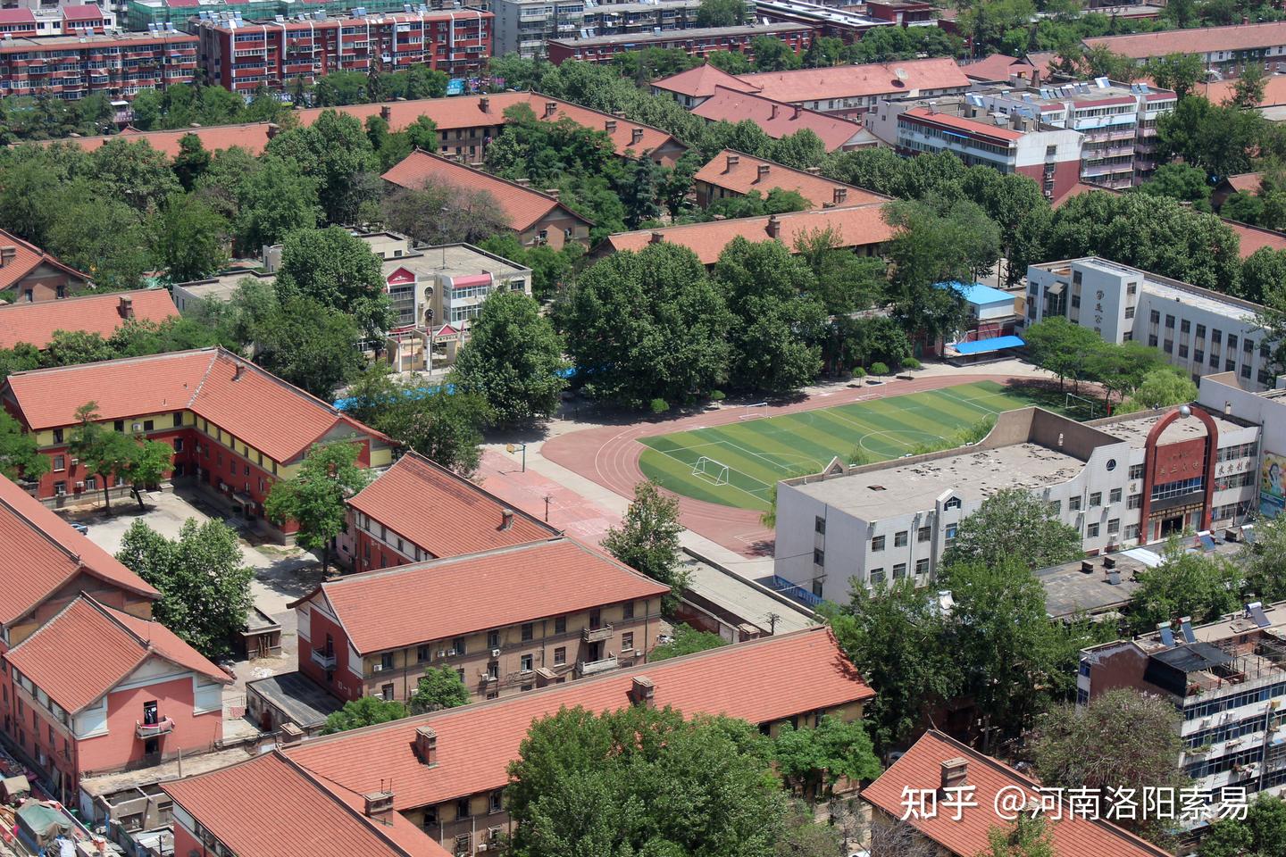 A scenic view of Luoyang Jianxisushijianzhuqun