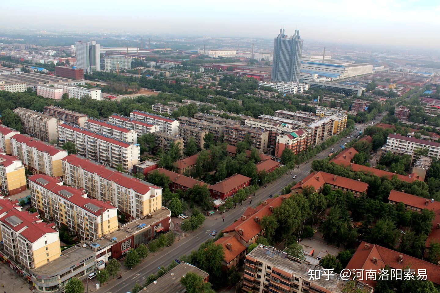 A scenic view of Luoyang Jianxisushijianzhuqun