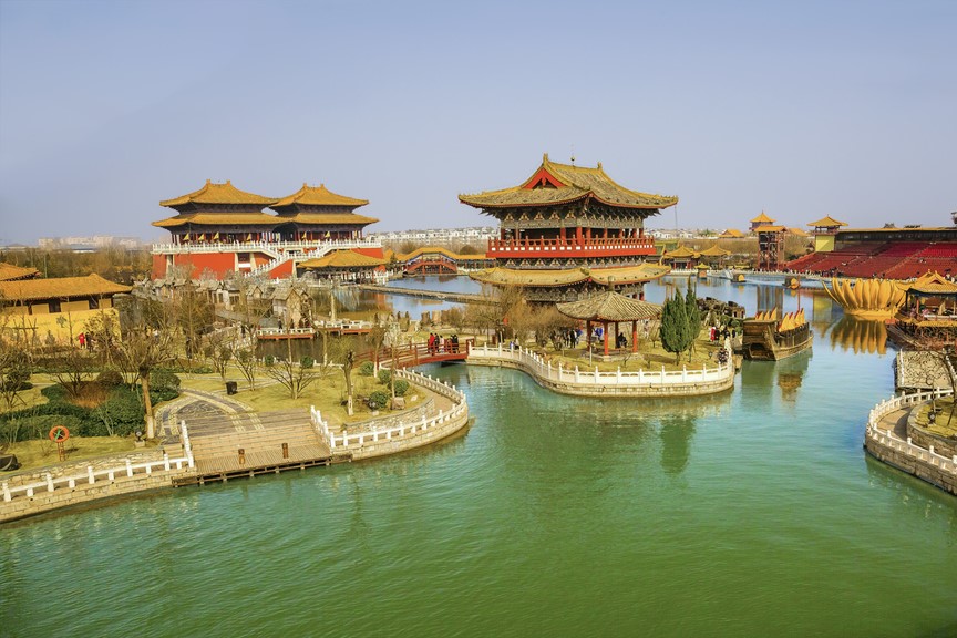 A scenic view of Luoyang Liangchengguli