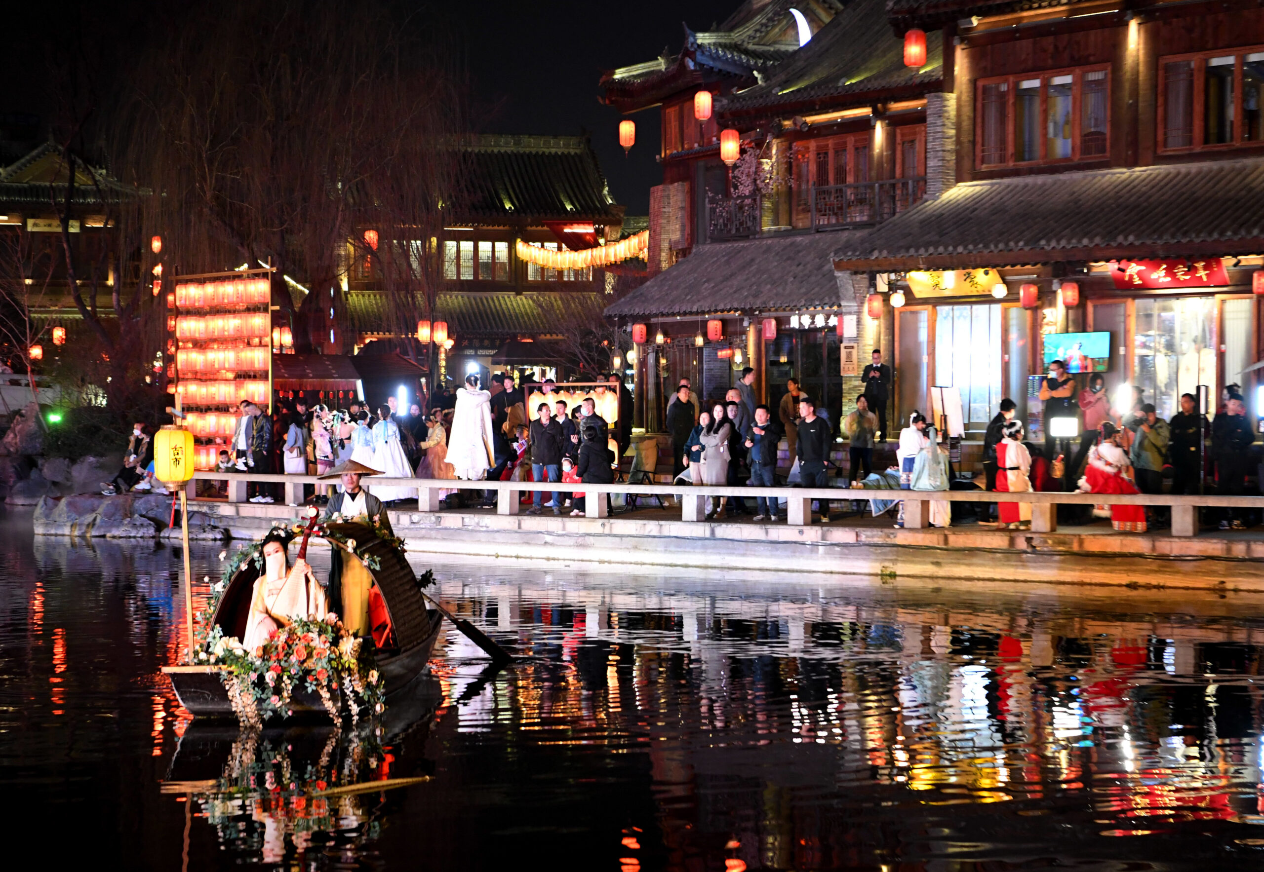 A scenic view of Luoyang Liuguogucheng