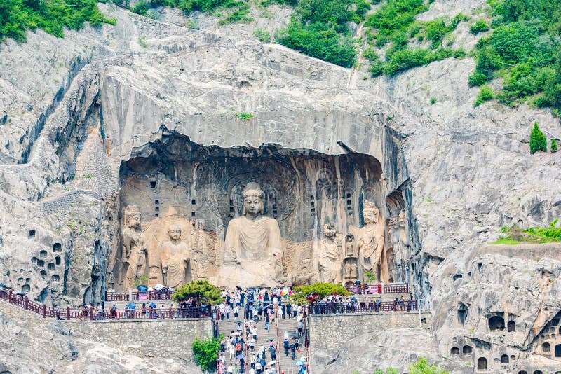 A scenic view of Luoyang Longmenshiku