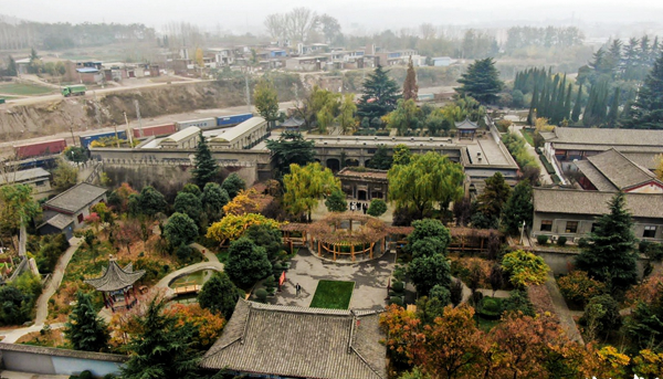A scenic view of Luoyang Qiantangzhizhaishike