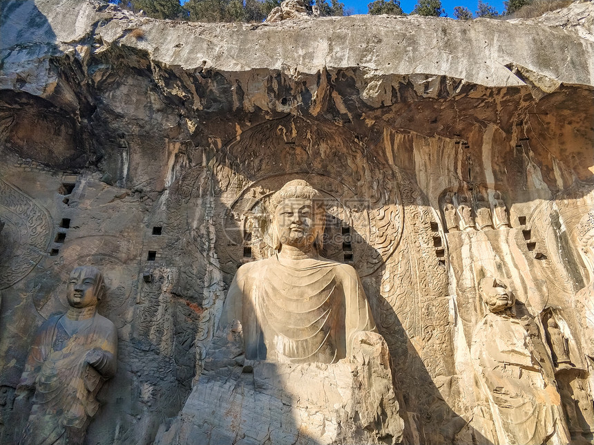 A scenic view of Luoyang Wanfoshanshiku