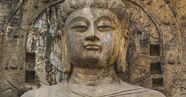 Exploring Luoyang Wanfoshanshiku: A Must-See Destination for History Buffs and Nature Lovers