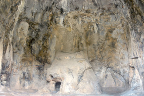 A scenic view of Luoyang Wanfoshanshiku