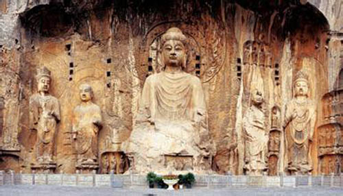 A scenic view of Luoyang Wanfoshanshiku