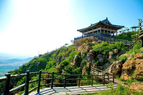 A scenic view of Luoyang Weimingdigaopingling