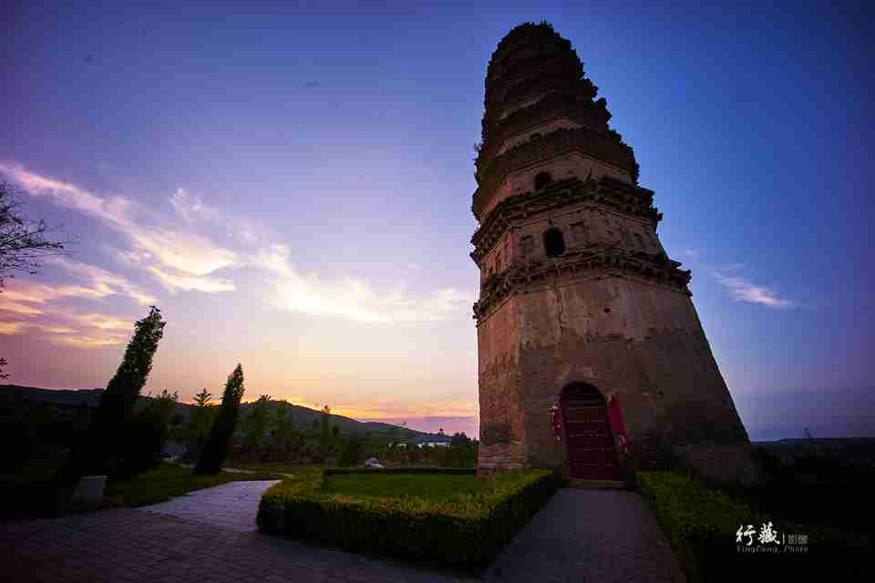 A scenic view of Luoyang Wuhuasita