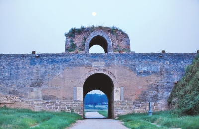 A scenic view of Luoyang Xinanhanguan