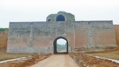 A scenic view of Luoyang Xinanhanguan