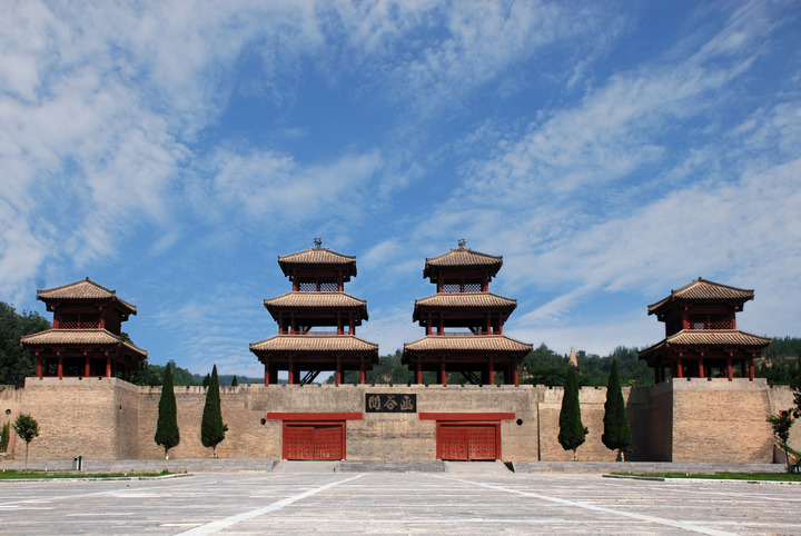 A scenic view of Luoyang Xinanhanguan