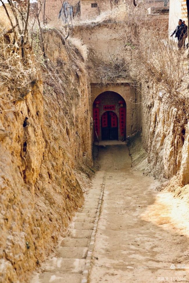 A scenic view of Luoyang Yanshijiulongmiao